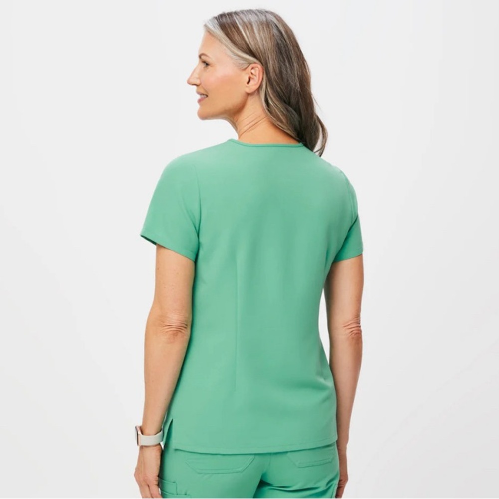 Figs Casma Three-Pocket Scrub Top - Picture 3 of 7